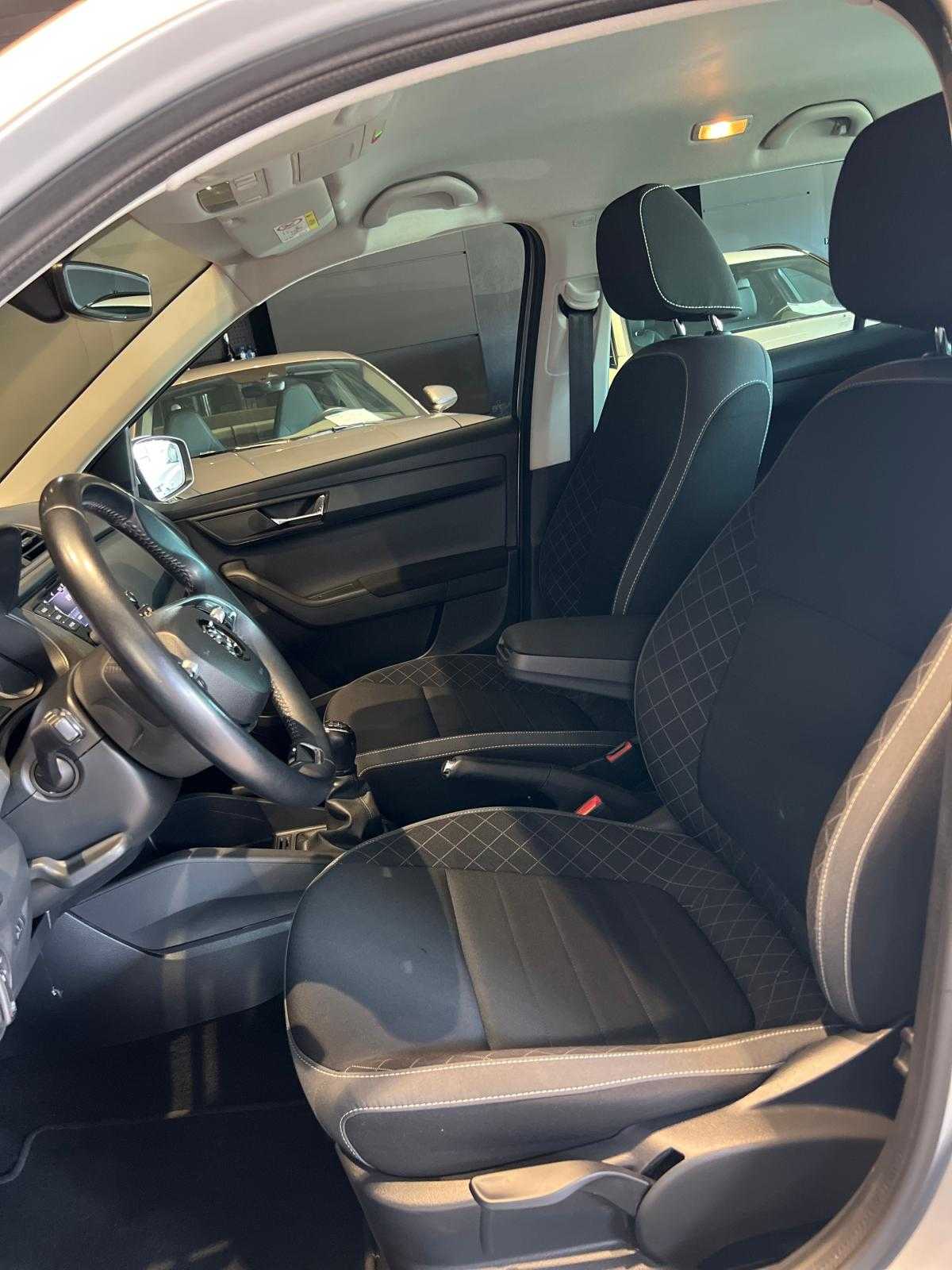 skoda-fabia-2022-gasolina-999cc