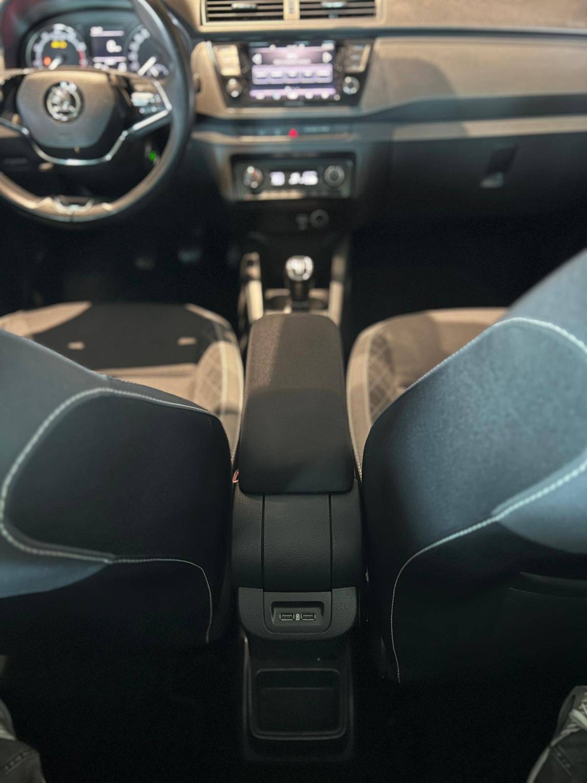 skoda-fabia-2022-gasolina-999cc