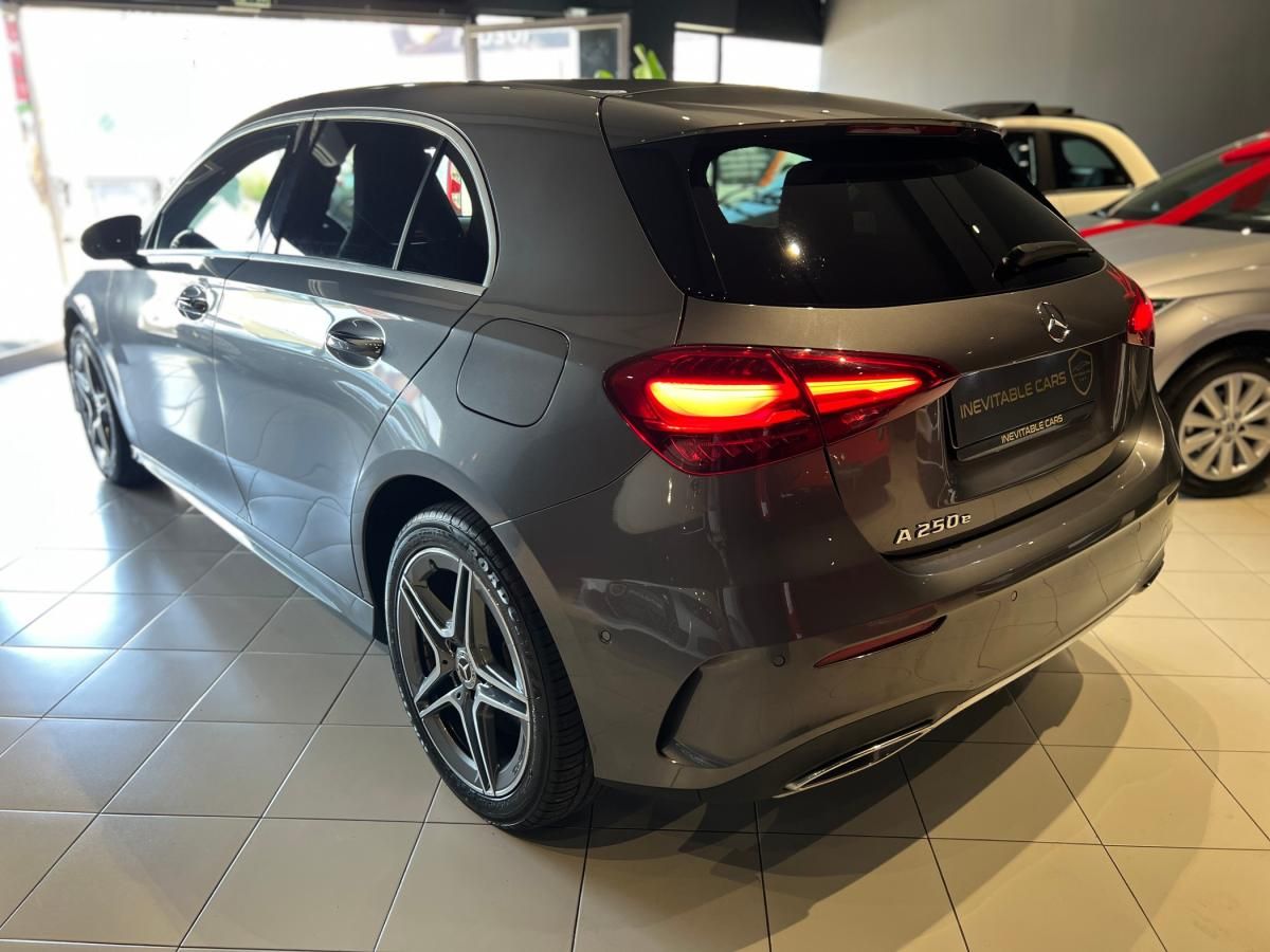 mercedes-benz-classe-a-2023-hibrido-a-gasolina-1332cc