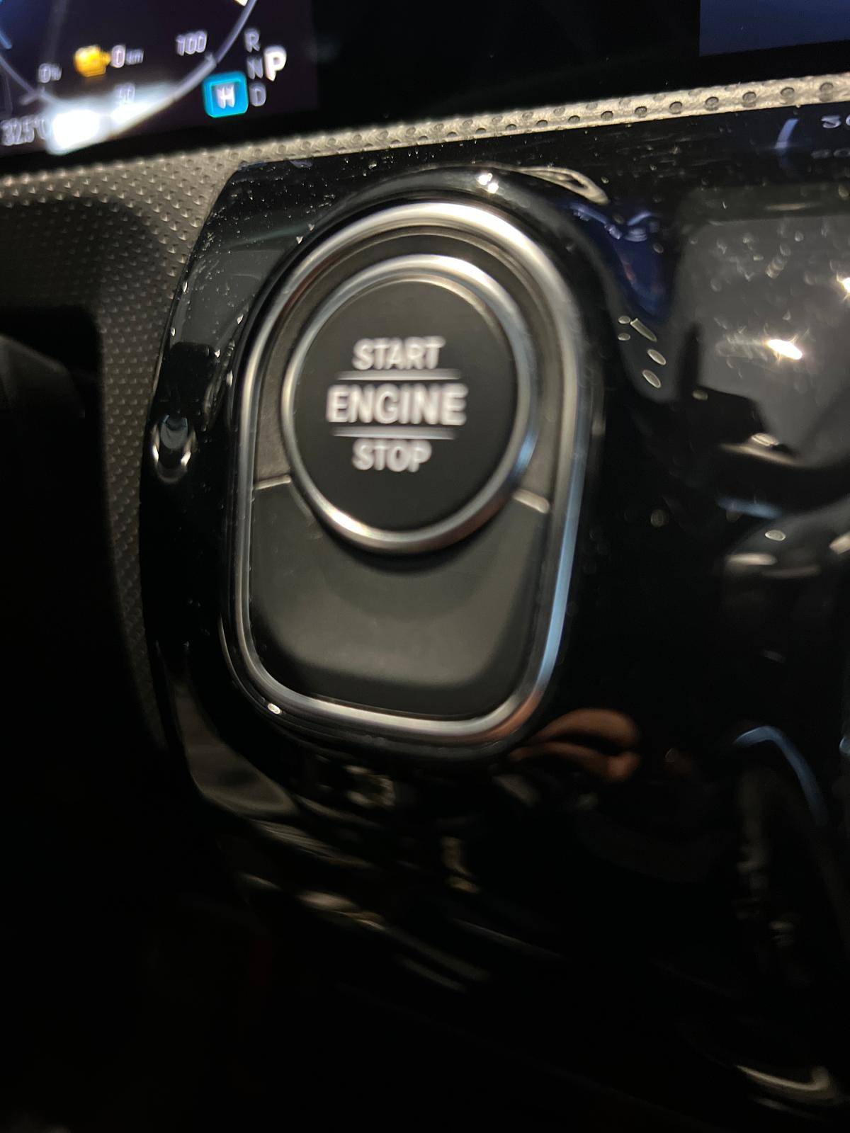 mercedes-benz-classe-a-2023-hibrido-a-gasolina-1332cc