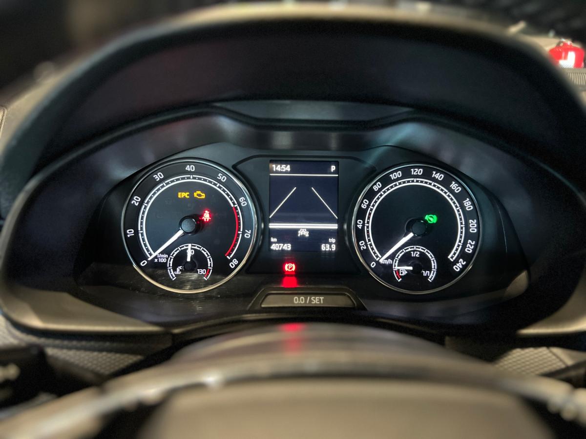 skoda-kamiq-2023-gasolina-999cc