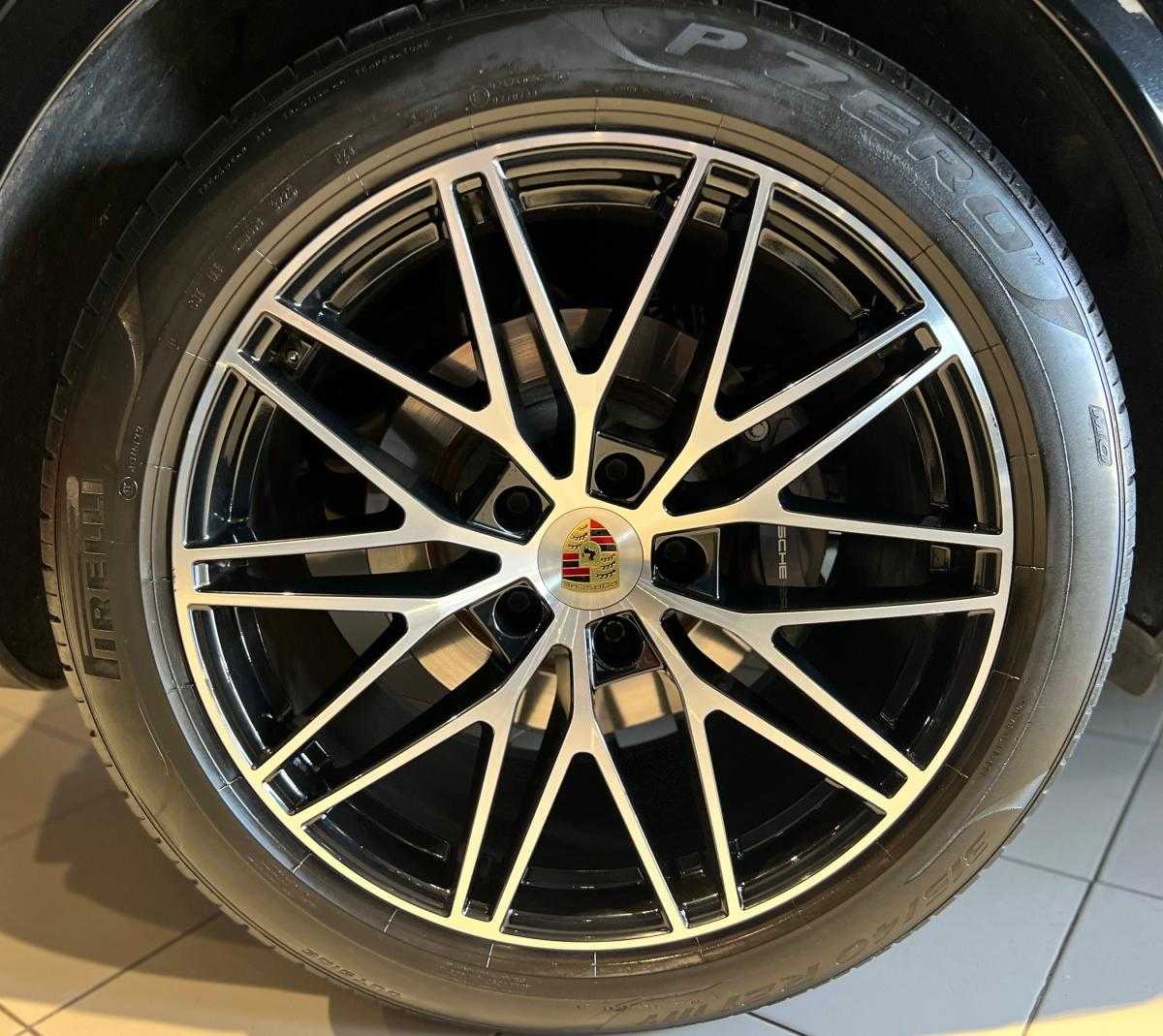 porsche-cayenne-2024-hibrido-a-gasolina-2995cc