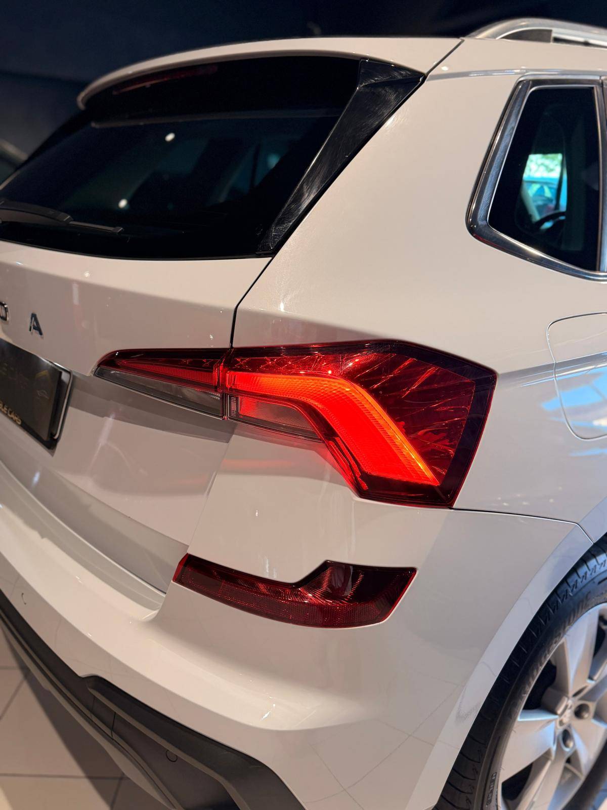 skoda-kamiq-2024-gasolina-999cc
