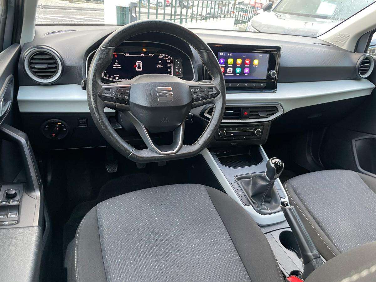 seat-arona-2023-gasolina-999cc