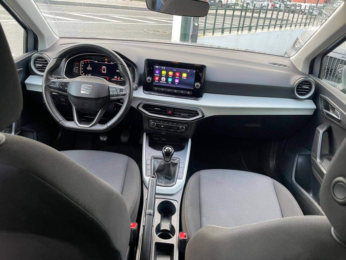 seat-arona-2023-gasolina-999cc