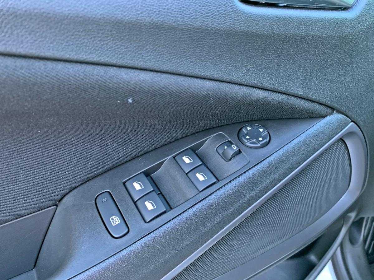 opel-crossland-2022-gasolina-1199cc