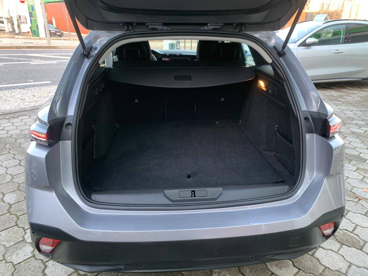 peugeot-308-sw-2023-gasolina-1199cc