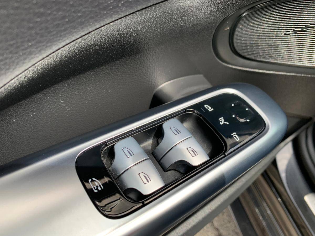 mercedes-benz-classe-c-2023-hibrido-a-gasolina-1991cc