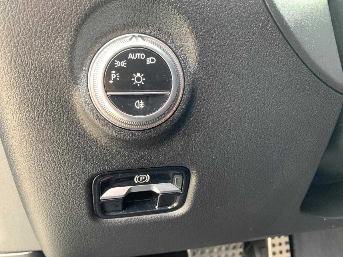 mercedes-benz-classe-c-2023-hibrido-a-gasolina-1991cc