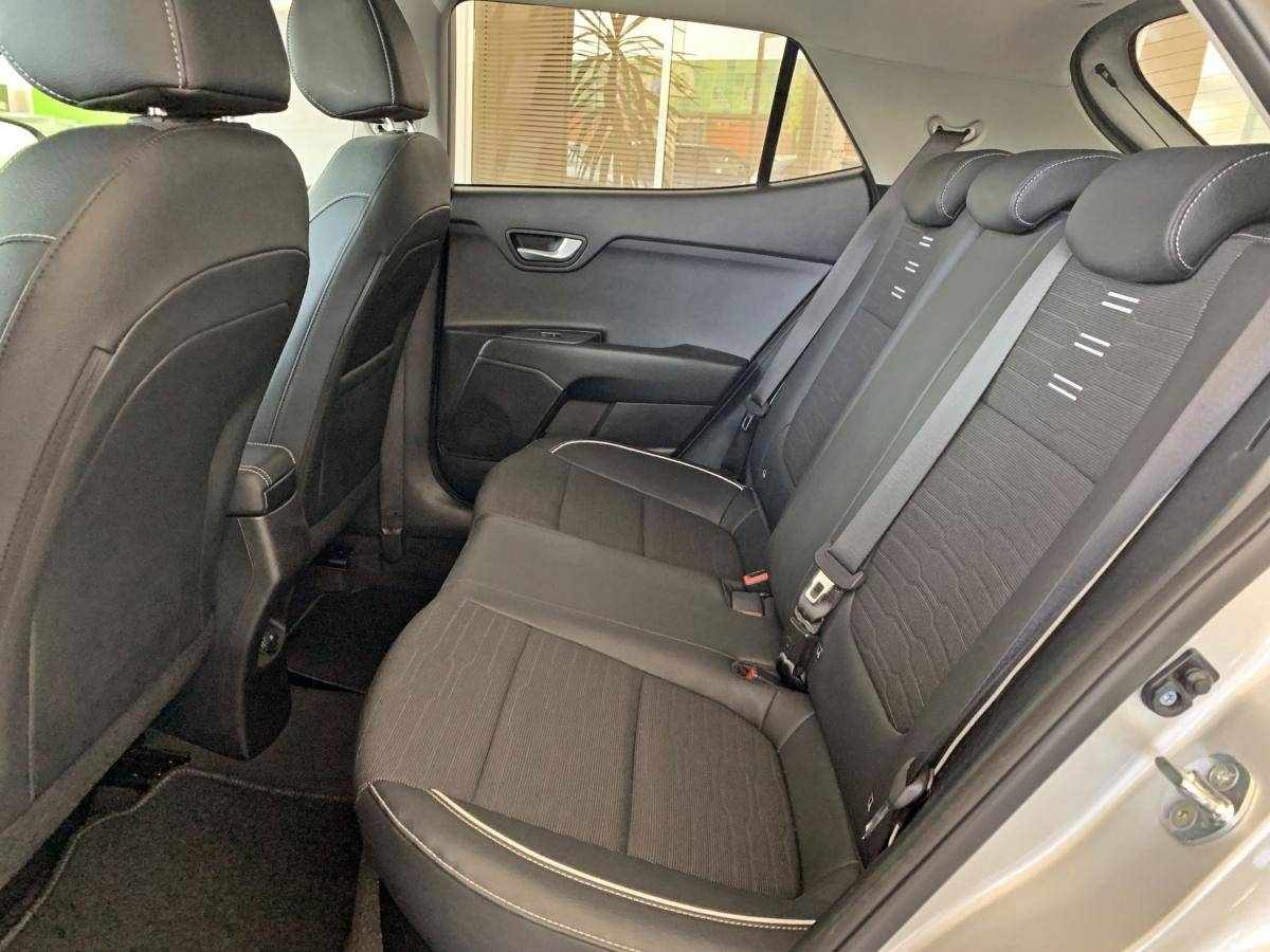 kia-stonic-2021-hibrido-a-gasolina-998cc