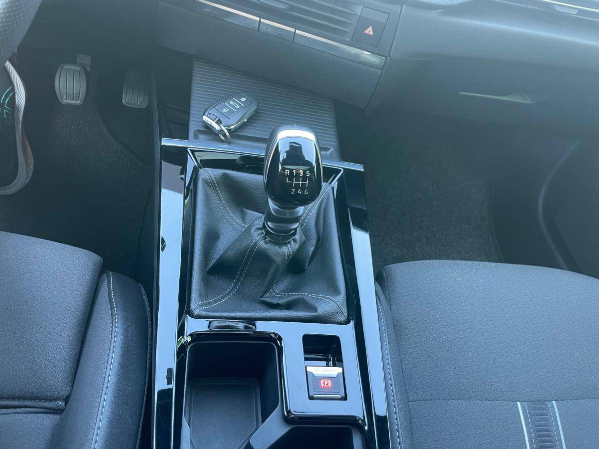 opel-astra-sport-tourer-2024-gasolina-1199cc
