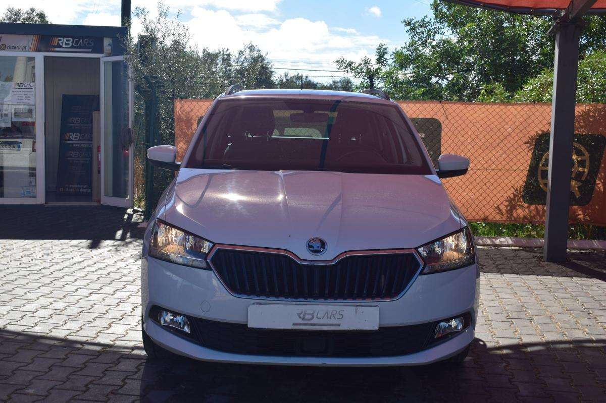 skoda-fabia-break-2022-gasolina-999cc