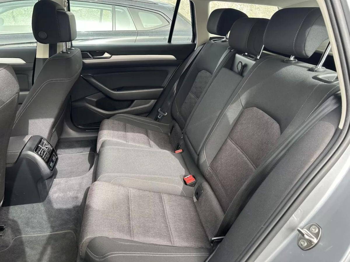 volkswagen-passat-variant-2018-diesel-1598cc