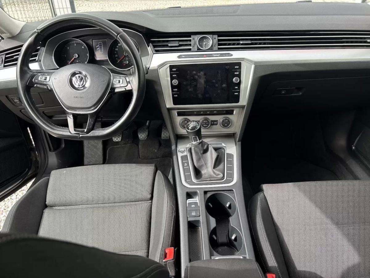 volkswagen-passat-variant-2018-diesel-1598cc