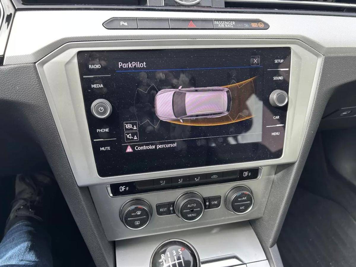 volkswagen-passat-variant-2018-diesel-1598cc