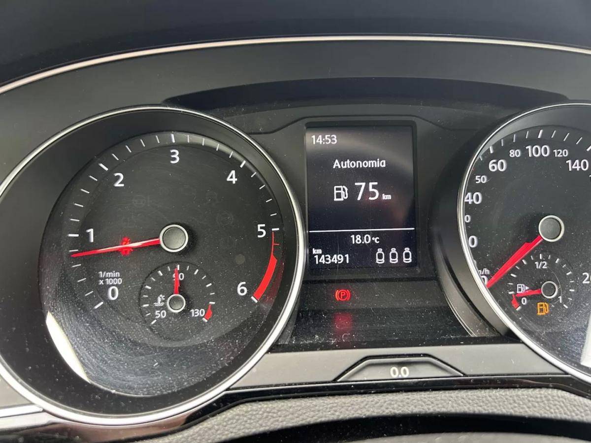 volkswagen-passat-variant-2018-diesel-1598cc