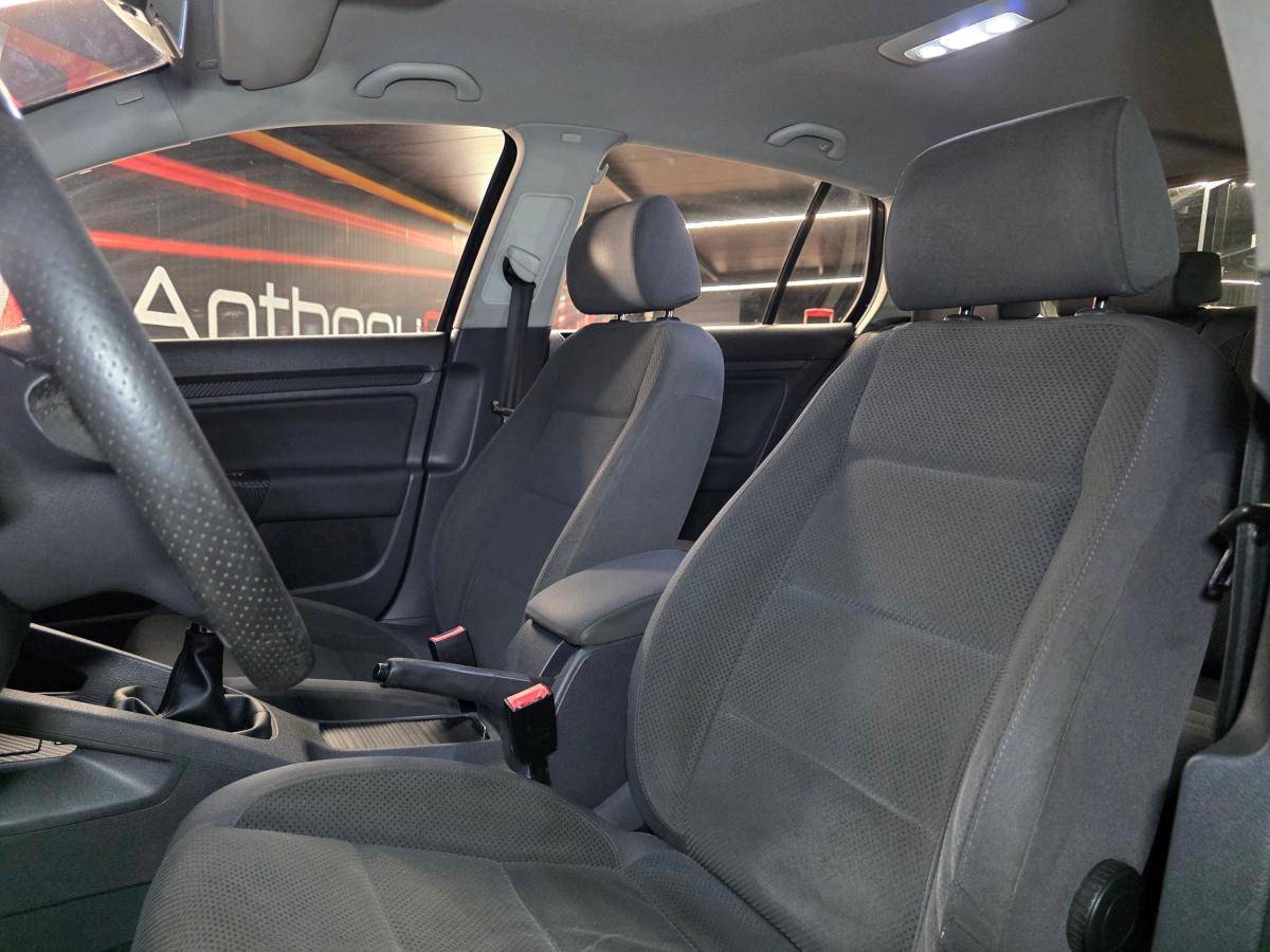 volkswagen-golf-2004-diesel-1896cc
