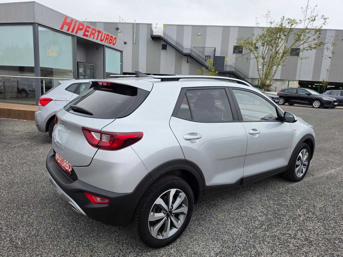 kia-stonic-2024-gasolina-1197cc