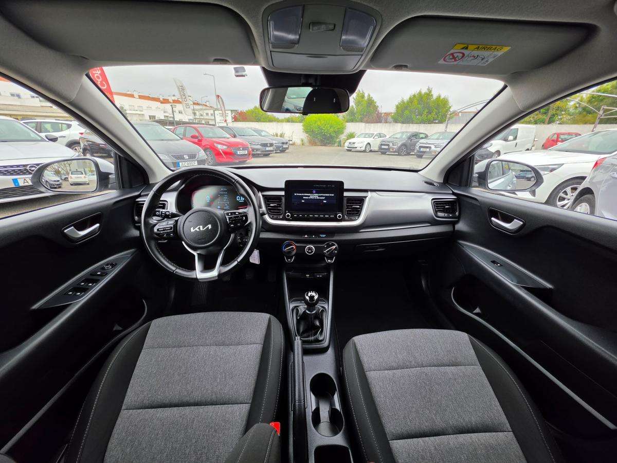 kia-stonic-2024-gasolina-1197cc