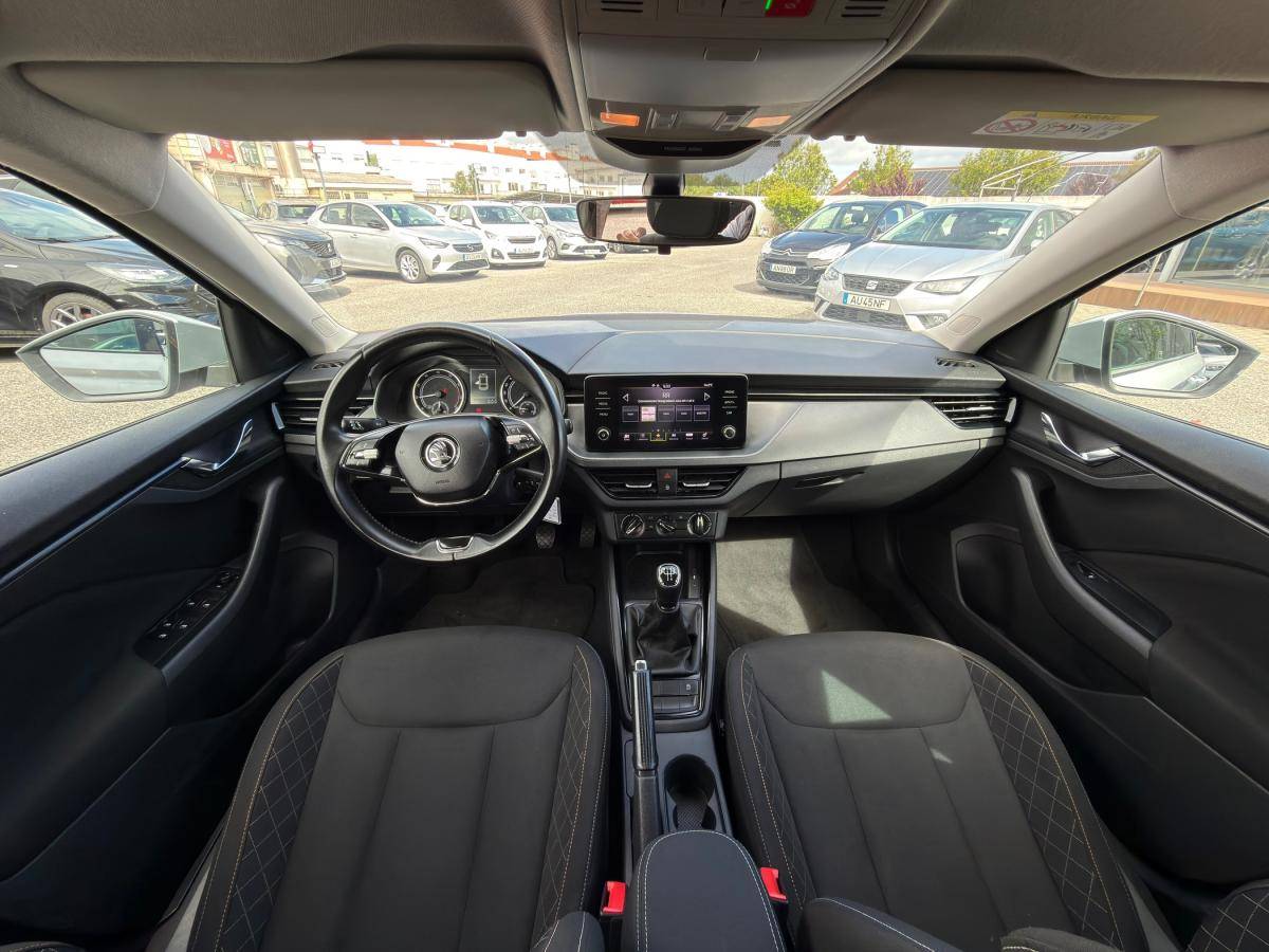 skoda-scala-2023-gasolina-999cc