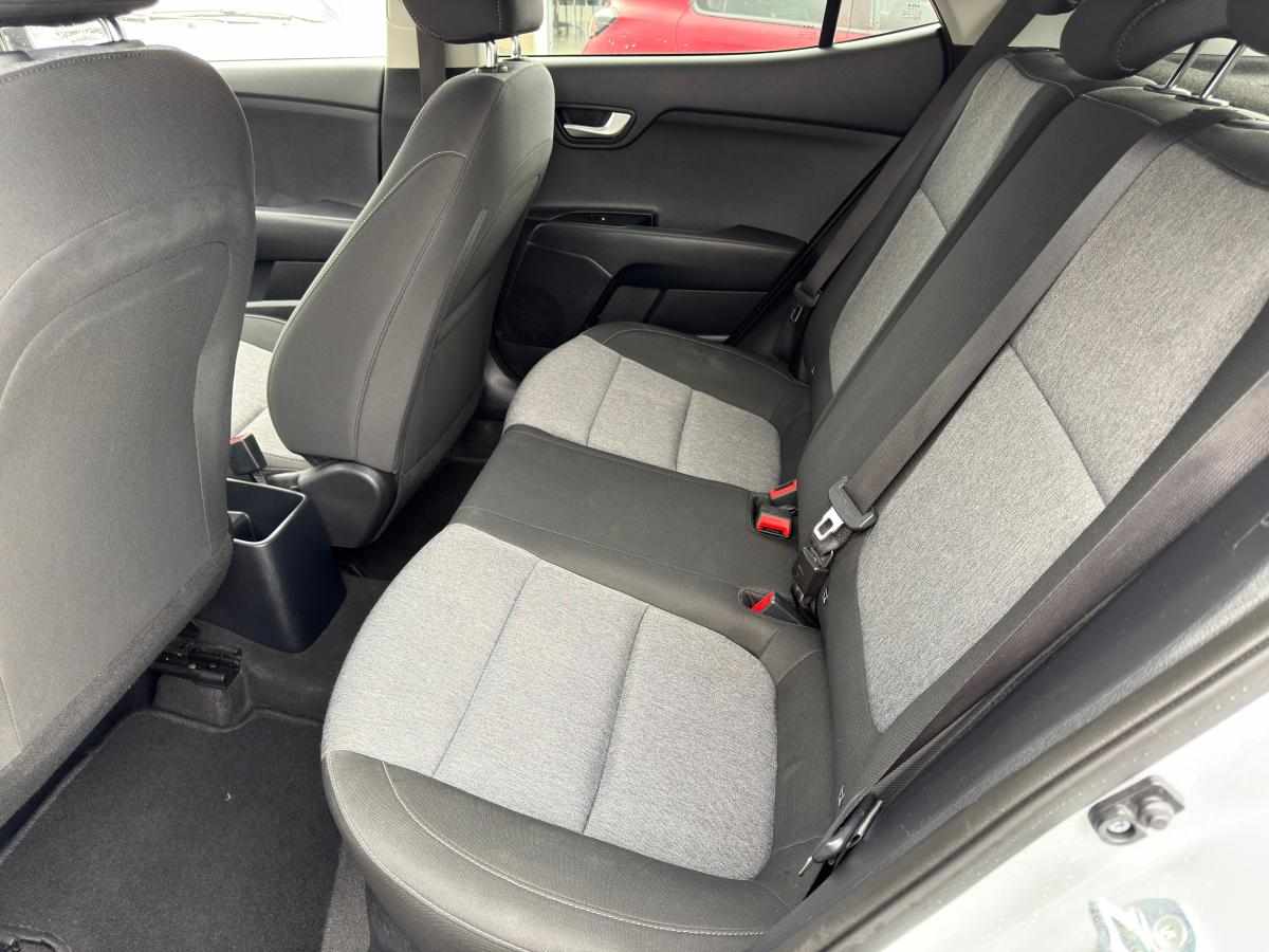 kia-stonic-1-2-84cv-2022-gasolina-1197cc