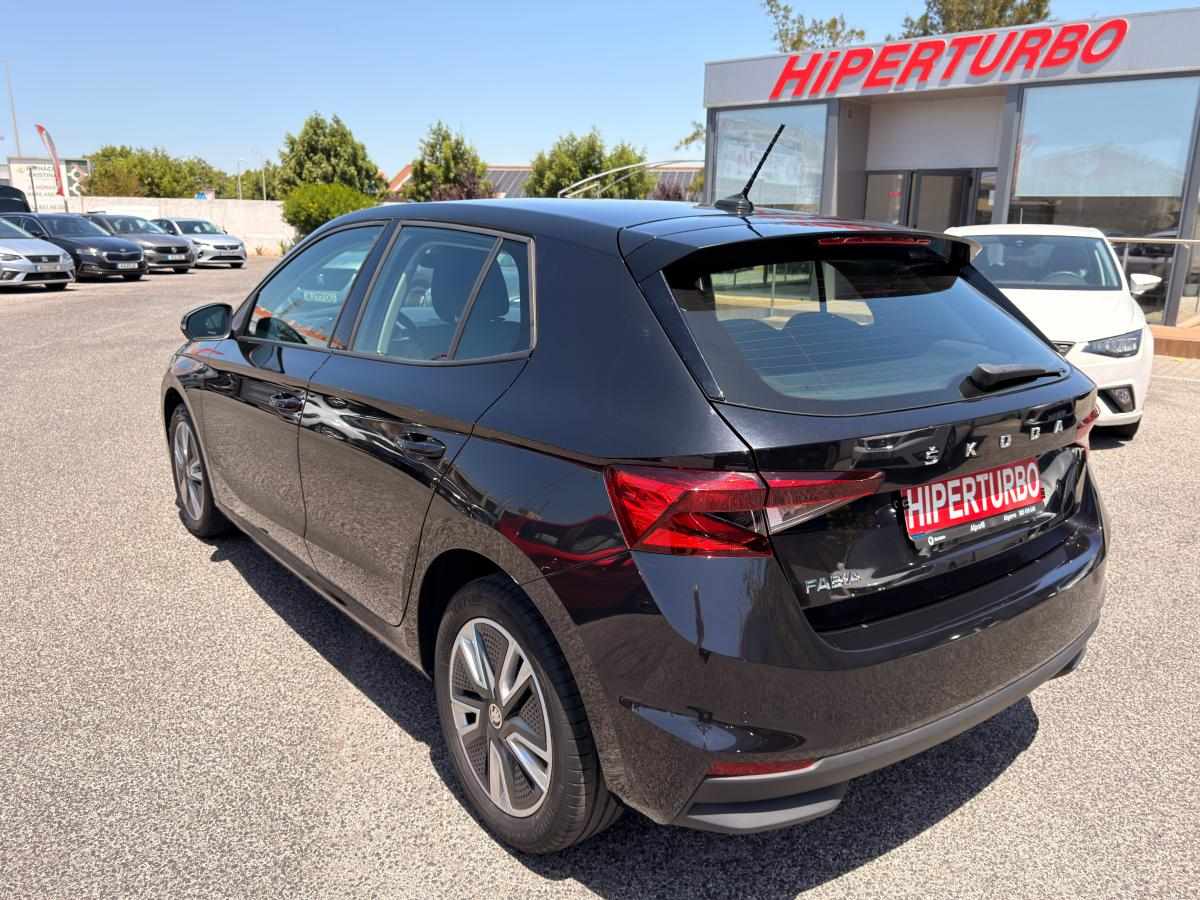 skoda-fabia-1-0-mpi-2023-gasolina-999cc