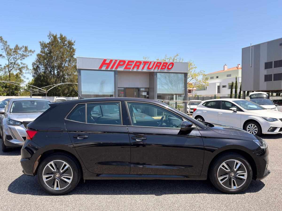 skoda-fabia-1-0-mpi-2023-gasolina-999cc