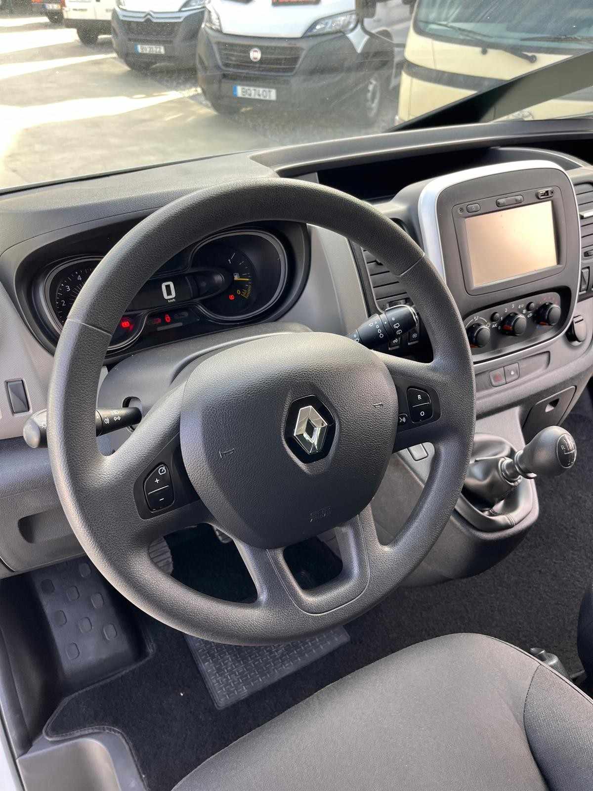 renault-trafic-2016-diesel-1598cc