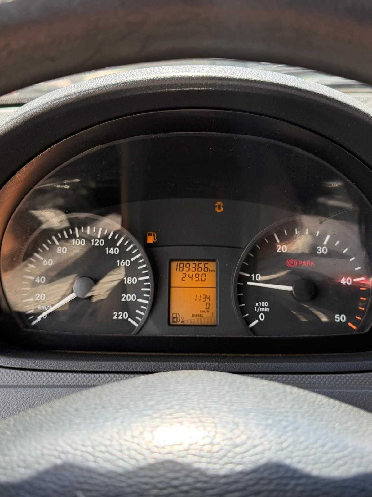 mercedes-benz-vito-2009-diesel-2143cc