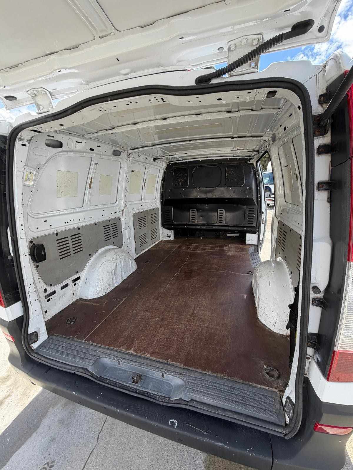 mercedes-benz-vito-2009-diesel-2143cc