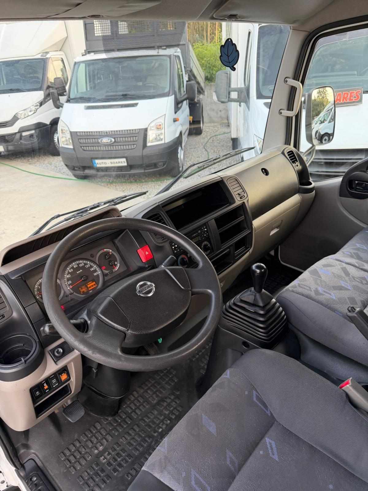 nissan-cabstar-2010-diesel-2488cc