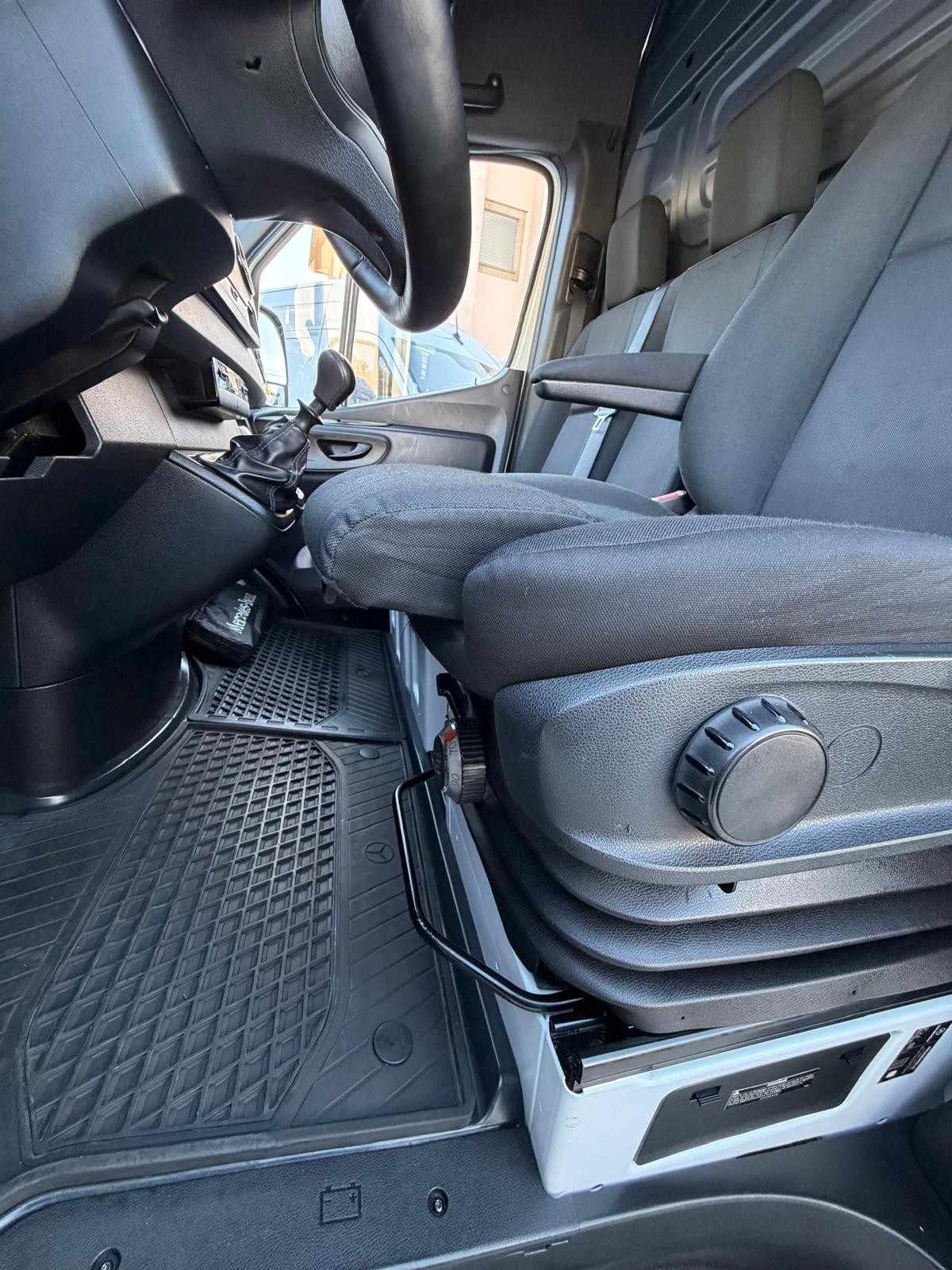 mercedes-benz-sprinter-2020-diesel-2143cc