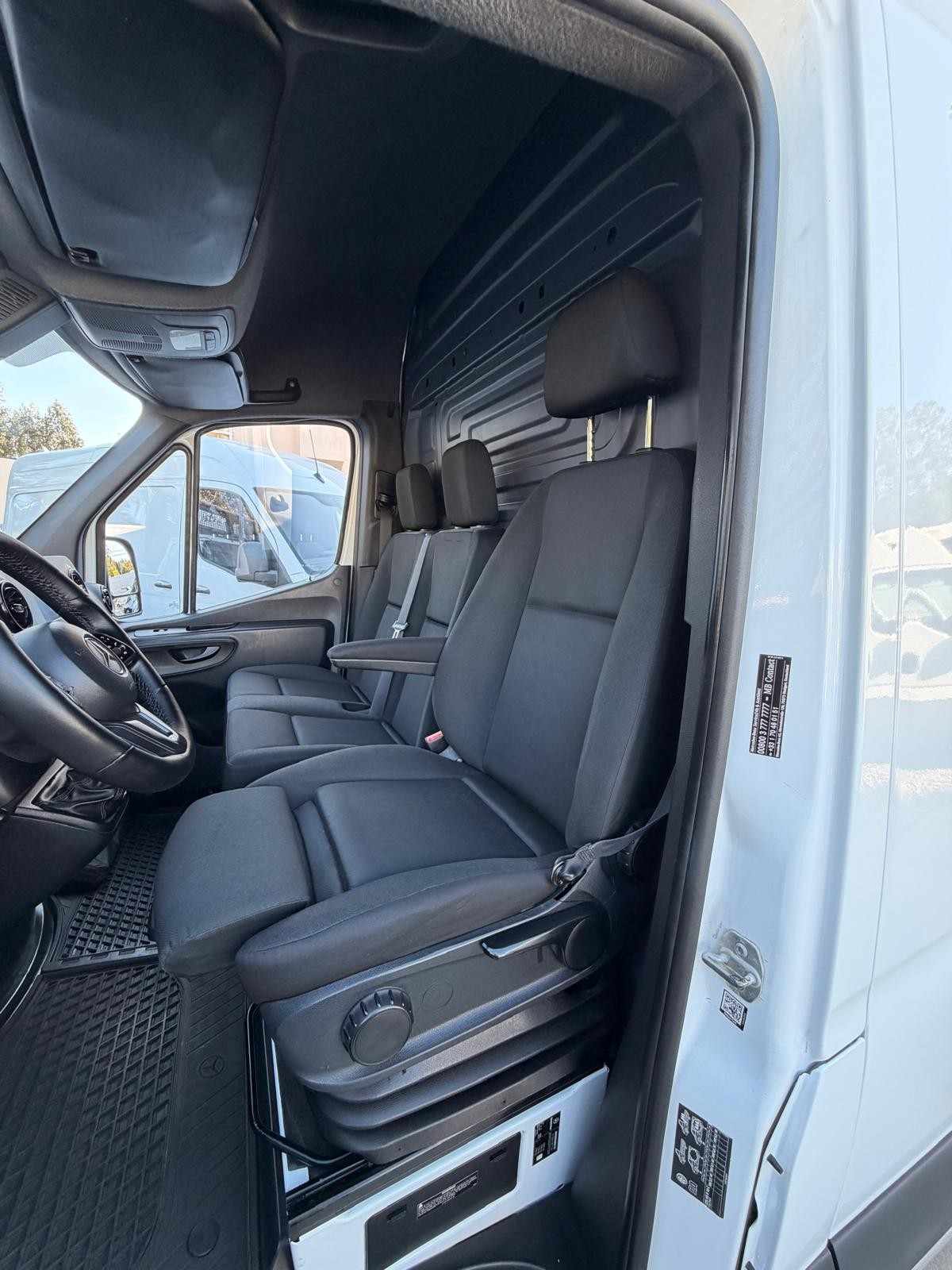 mercedes-benz-sprinter-2020-diesel-2143cc