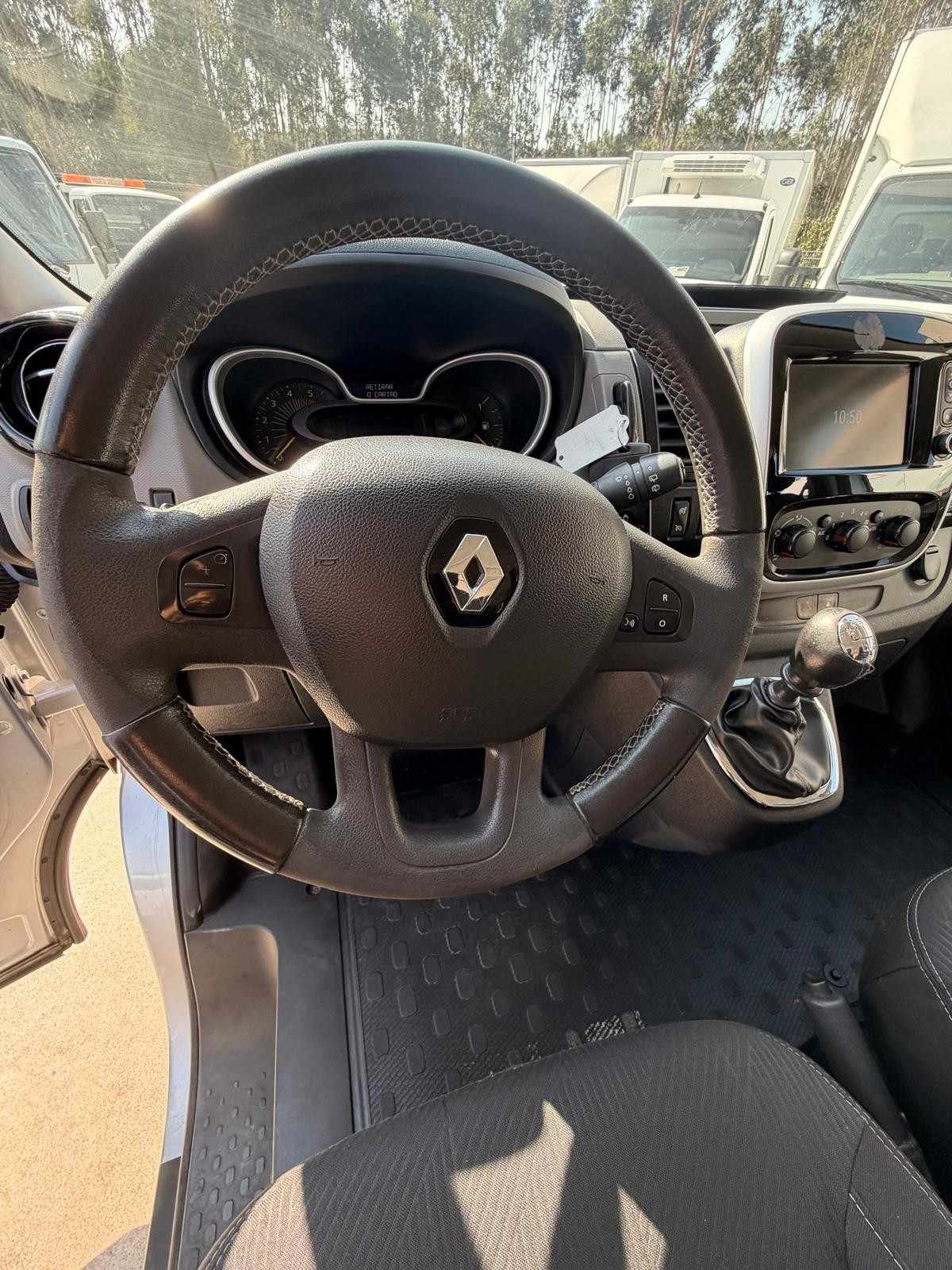 renault-trafic-2016-diesel-1598cc