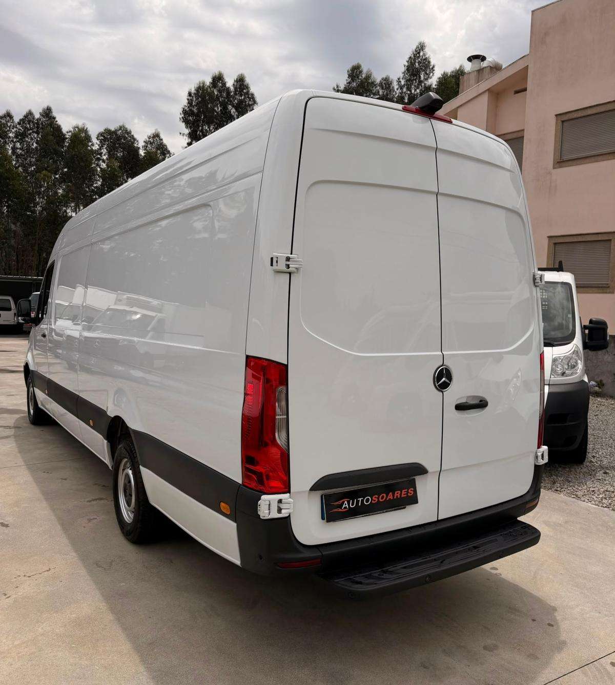 mercedes-benz-sprinter-2021-diesel-1950cc
