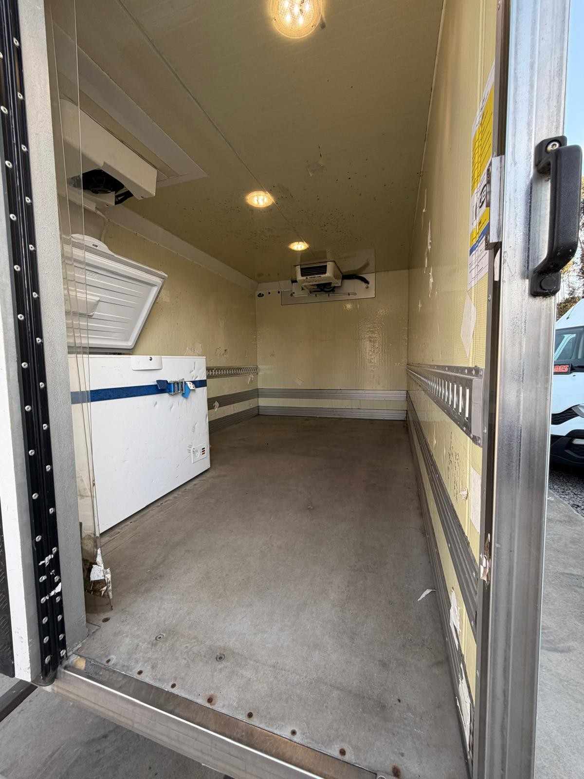 mercedes-benz-sprinter-2020-diesel-2143cc