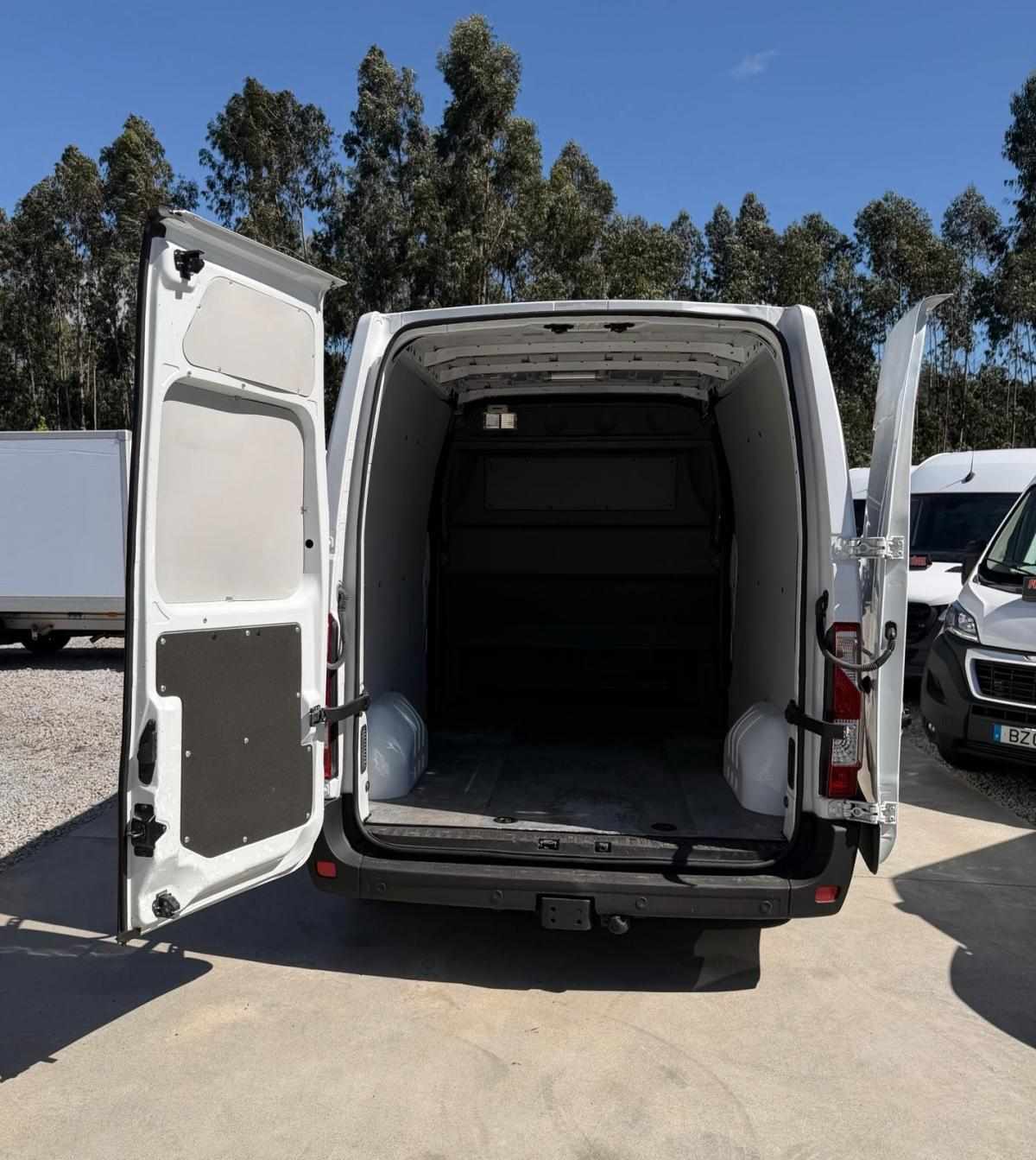 renault-master-2019-diesel-2299cc