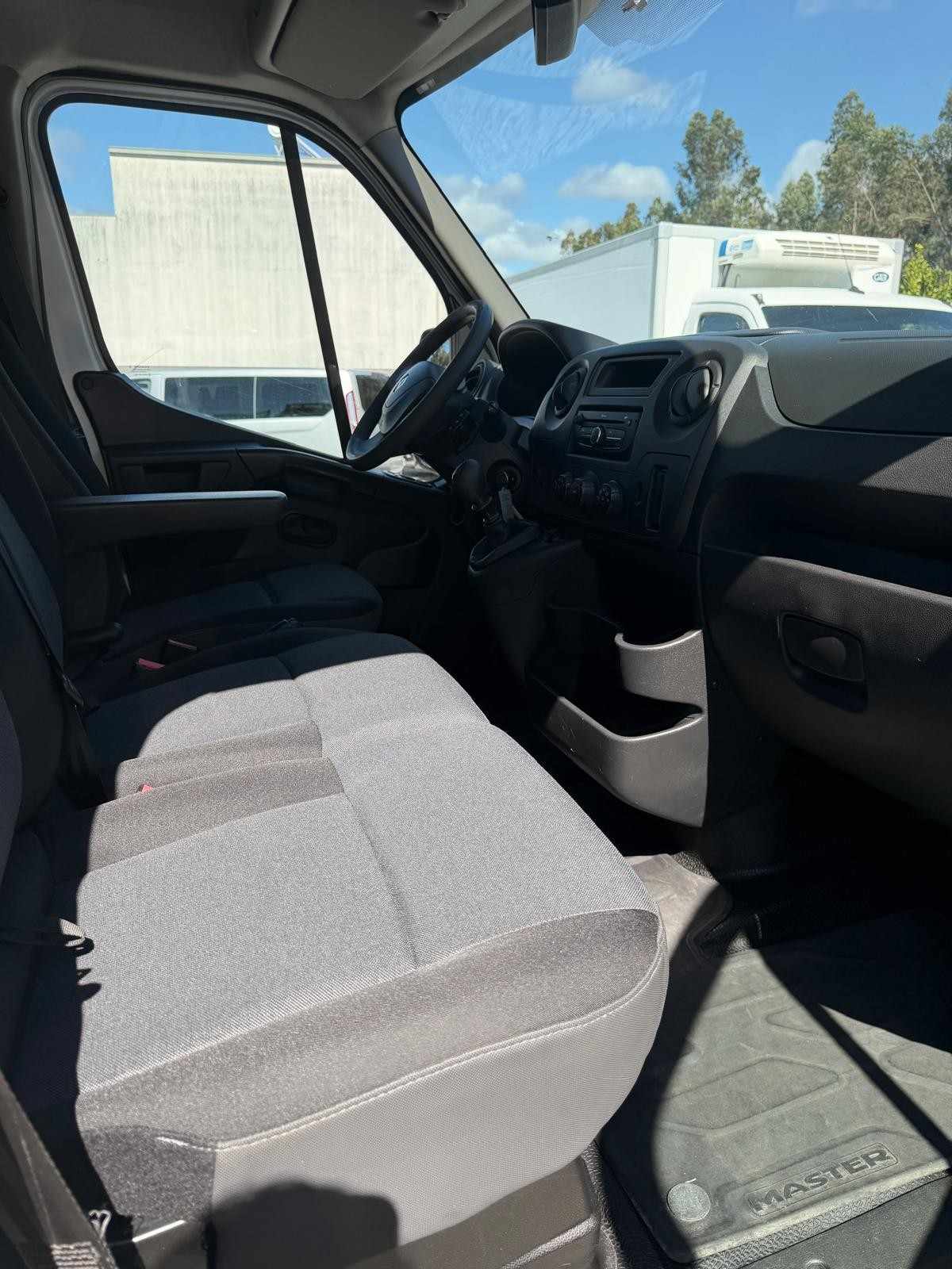 renault-master-2019-diesel-2299cc
