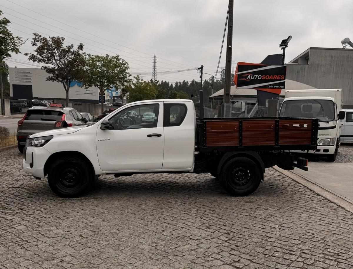 toyota-hilux-2021-diesel-2393cc