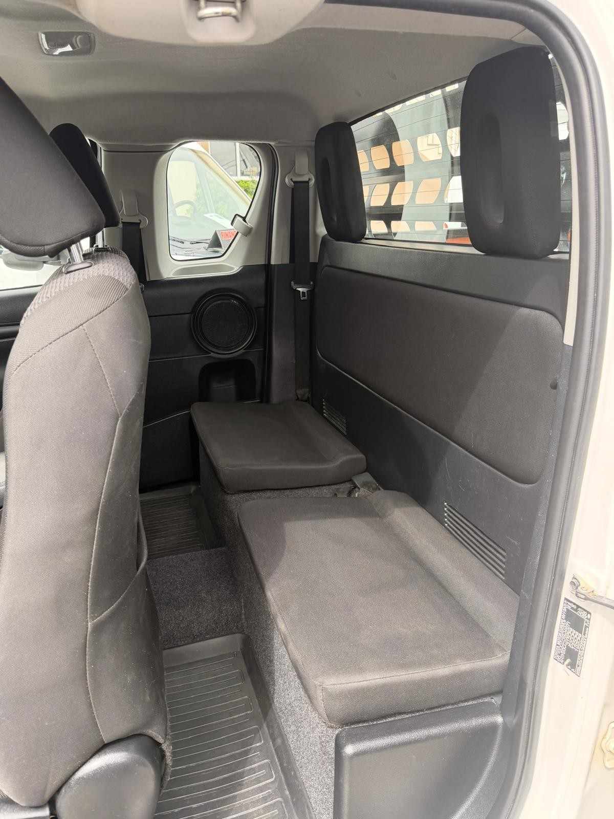 toyota-hilux-2021-diesel-2393cc