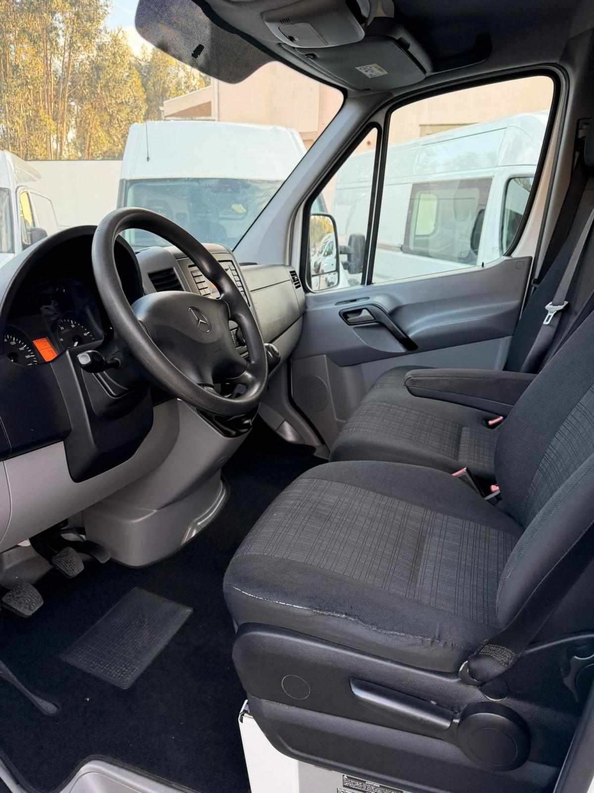 mercedes-benz-sprinter-2016-diesel-2143cc