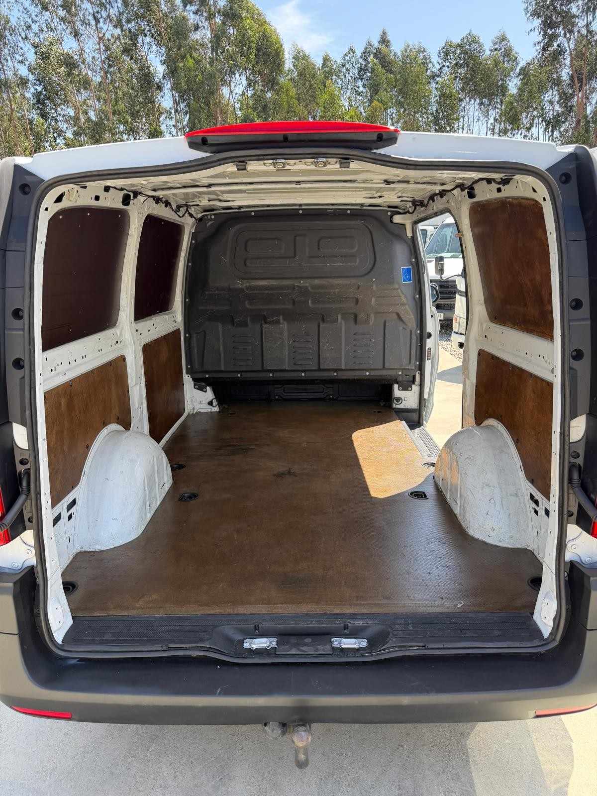 mercedes-benz-vito-2015-diesel-2143cc