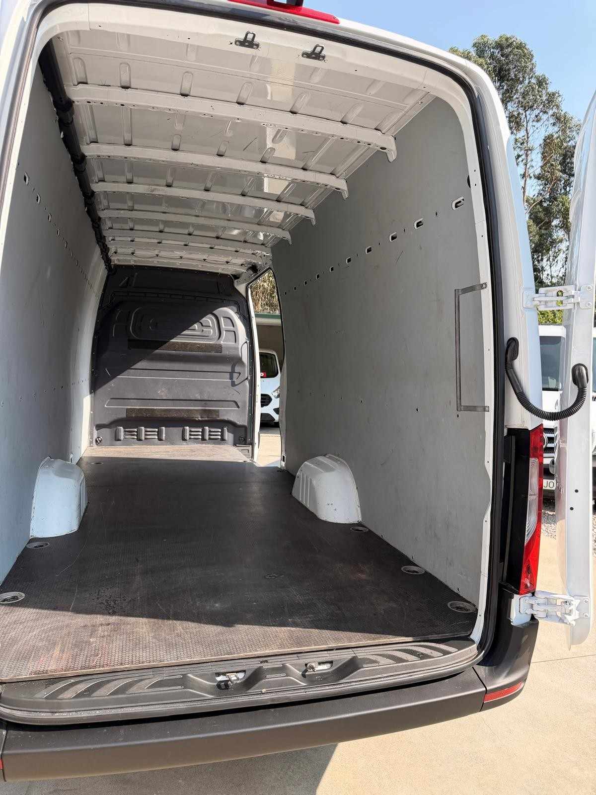 mercedes-benz-sprinter-2021-diesel-2143cc