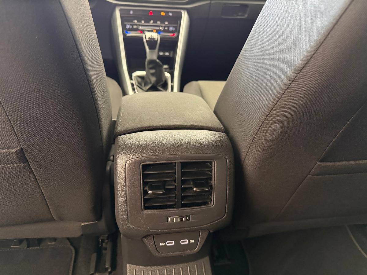 volkswagen-t-roc-2023-gasolina-999cc