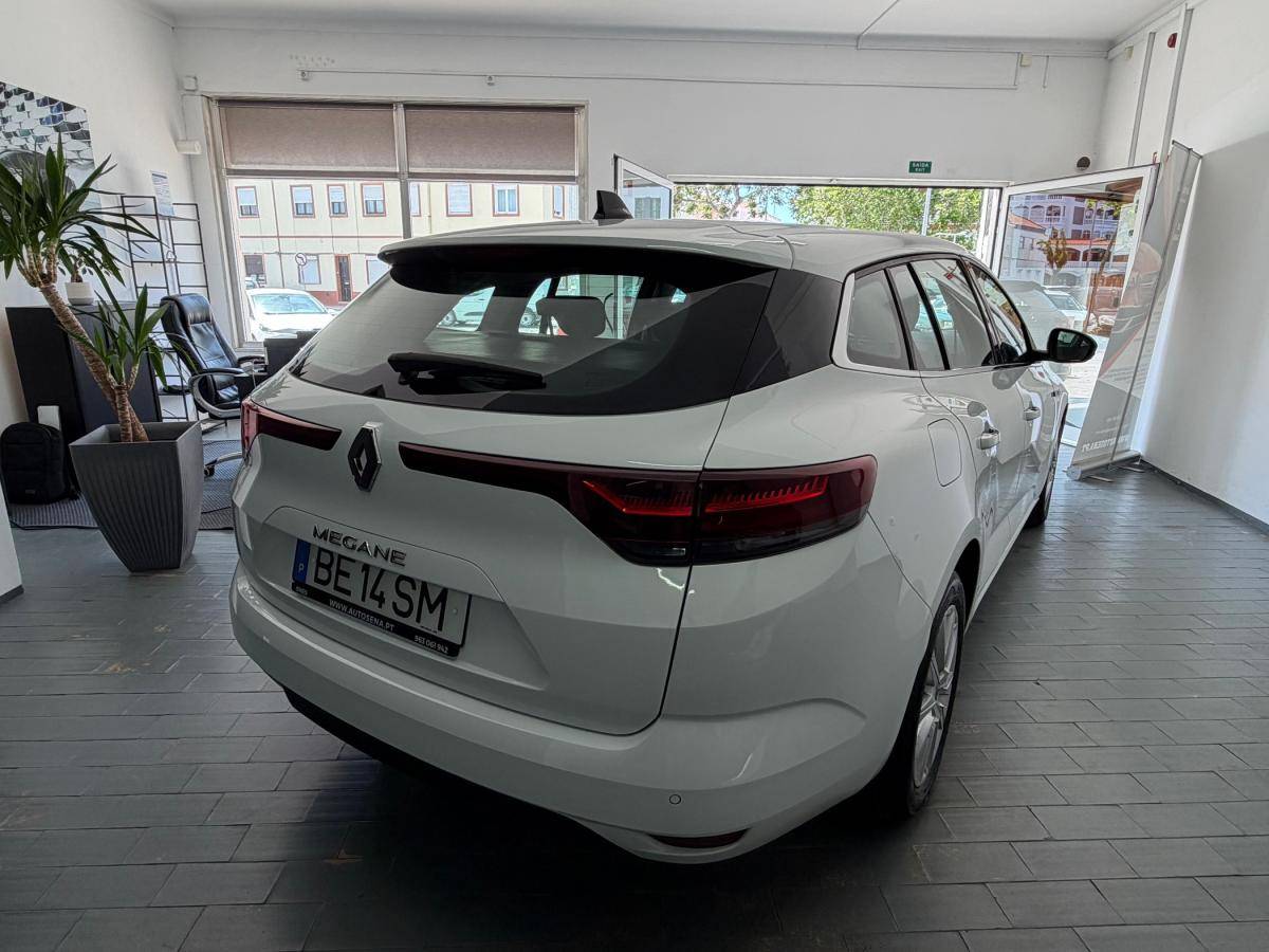 renault-megane-sport-tourer-2023-diesel-1461cc