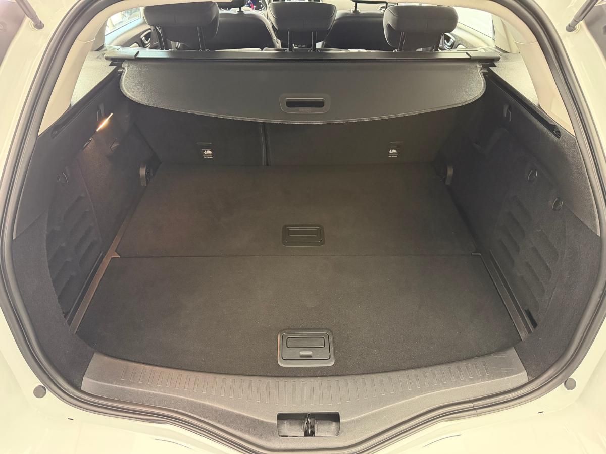 renault-megane-sport-tourer-2023-diesel-1461cc