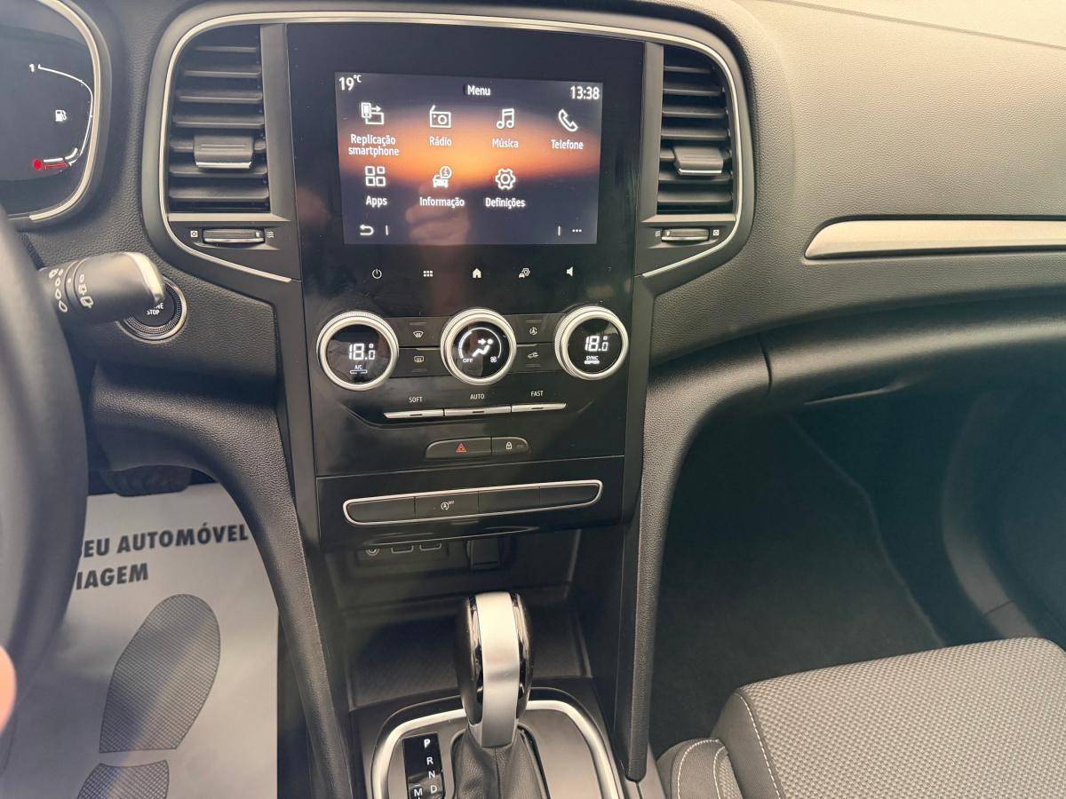 renault-megane-sport-tourer-2023-diesel-1461cc
