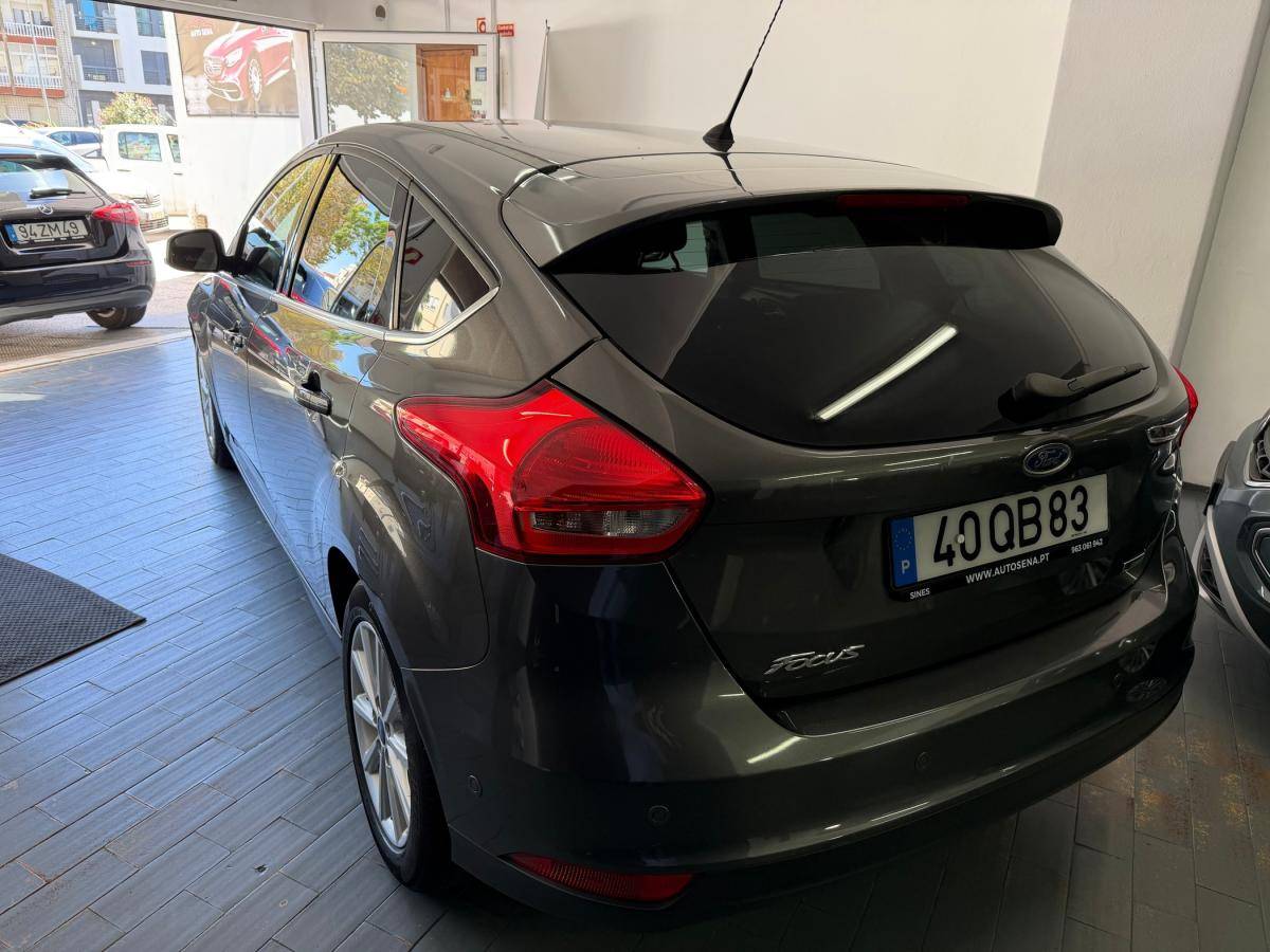 ford-focus-2015-gasolina-998cc