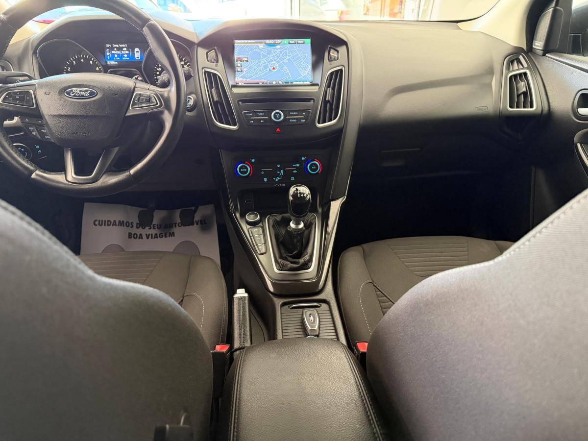 ford-focus-2015-gasolina-998cc
