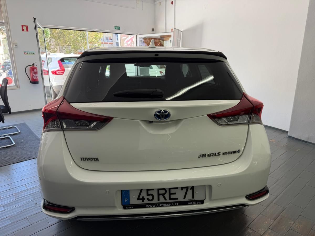 toyota-auris-2016-hibrido-a-gasolina-1798cc